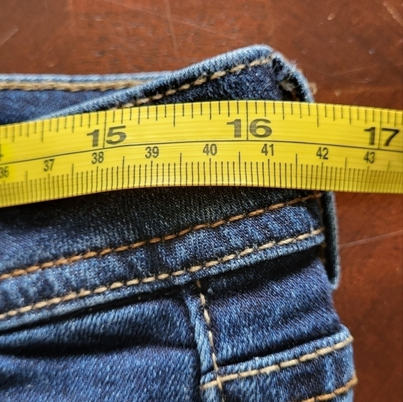 Straight Leg Cuffed Capri Size 10 - Picture 10 of 13